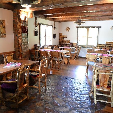 Motel Nacionalni Restoran Ognjiste Koruge Εξωτερικό φωτογραφία