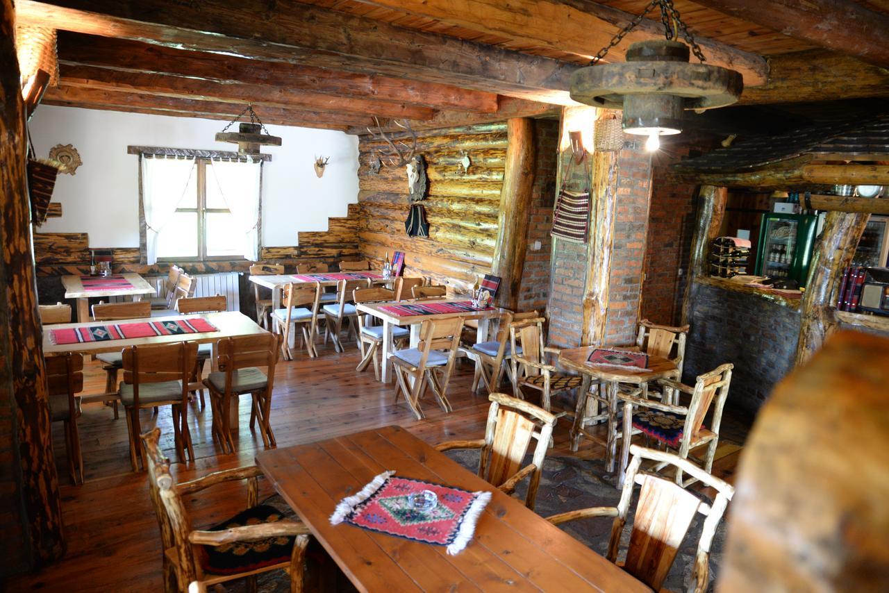 Motel Nacionalni Restoran Ognjiste Koruge Εξωτερικό φωτογραφία