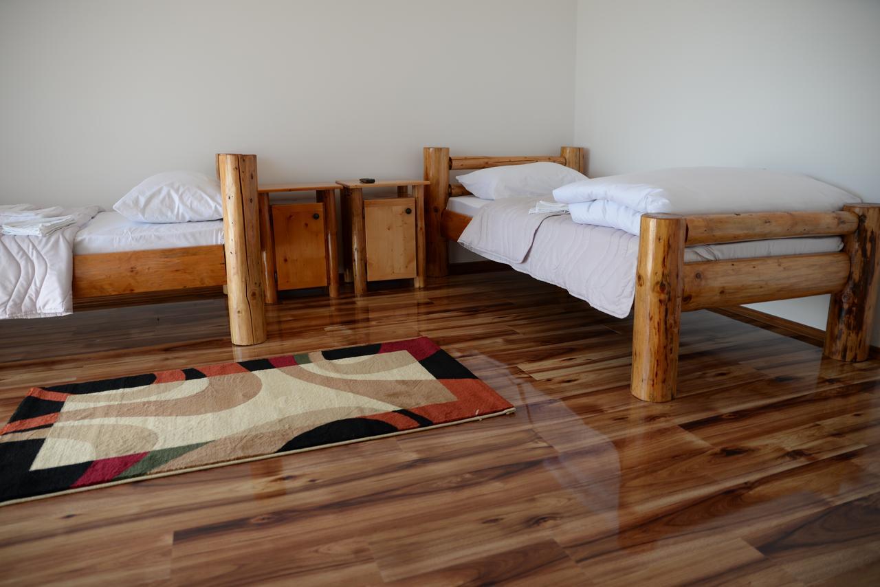 Motel Nacionalni Restoran Ognjiste Koruge Εξωτερικό φωτογραφία