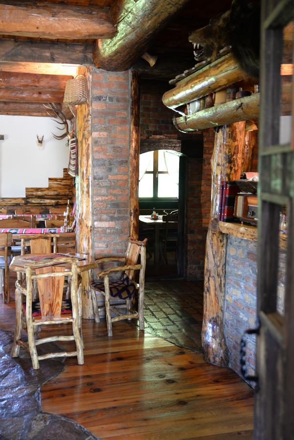 Motel Nacionalni Restoran Ognjiste Koruge Εξωτερικό φωτογραφία