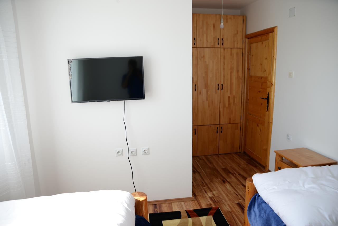 Motel Nacionalni Restoran Ognjiste Koruge Εξωτερικό φωτογραφία